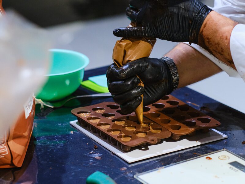 Chocolate Lab with Pastrychef - Valentine's Day