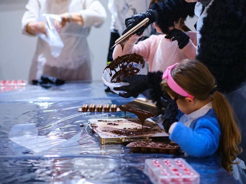 Chocolate Lab with Pastrychef - Valentine's Day