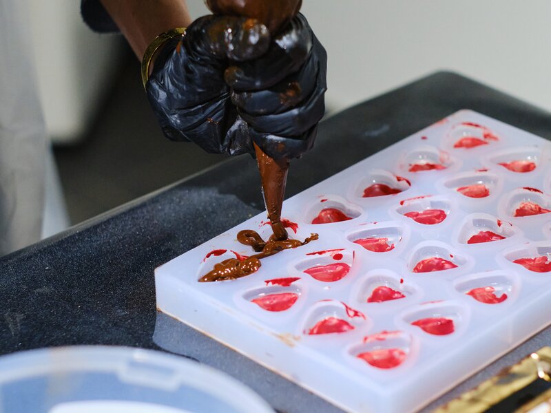 Chocolate Lab with Pastrychef - Valentine's Day