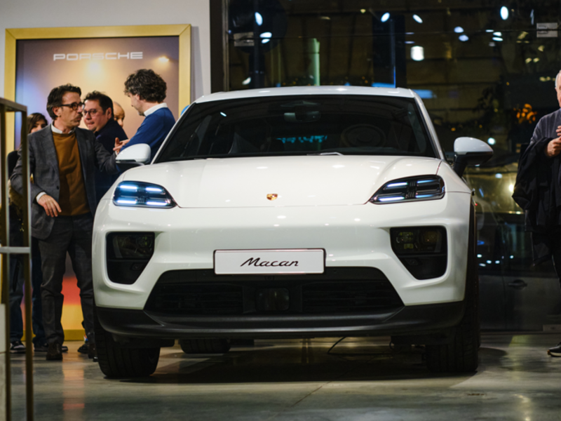 Cocktail Party. @Porsche Temporary Store.