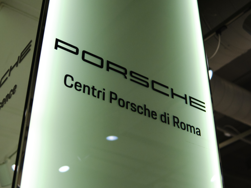 Cocktail Party. @Porsche Temporary Store.