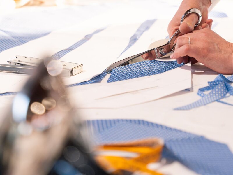 E. Marinella: la seta prende forma.