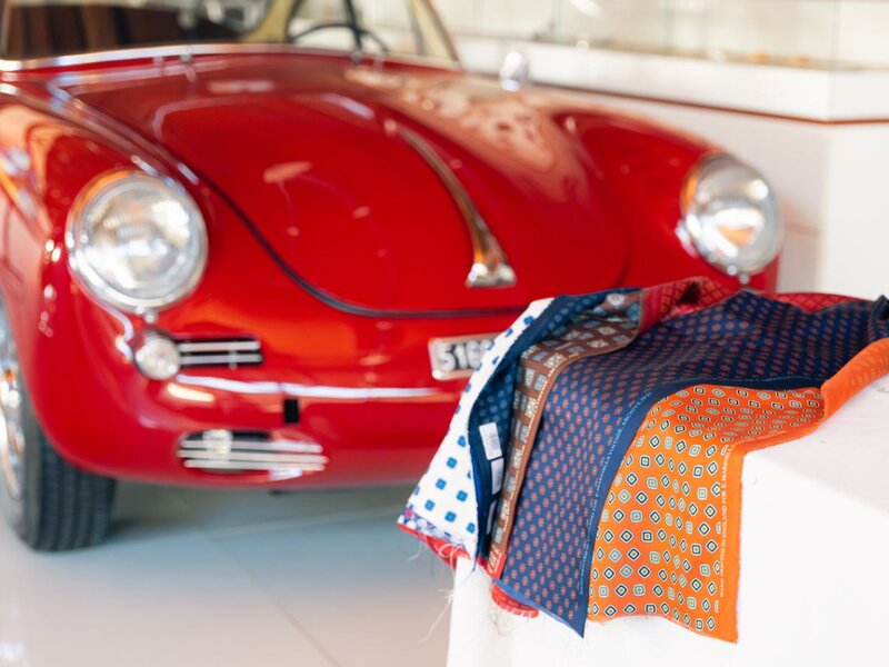 E. Marinella: la seta prende forma.