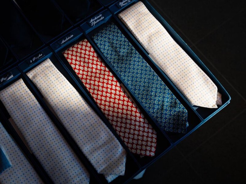 E. Marinella: la seta prende forma.