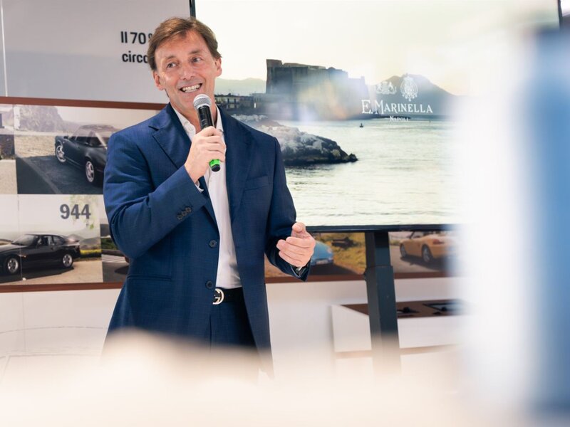 E. Marinella: la seta prende forma.