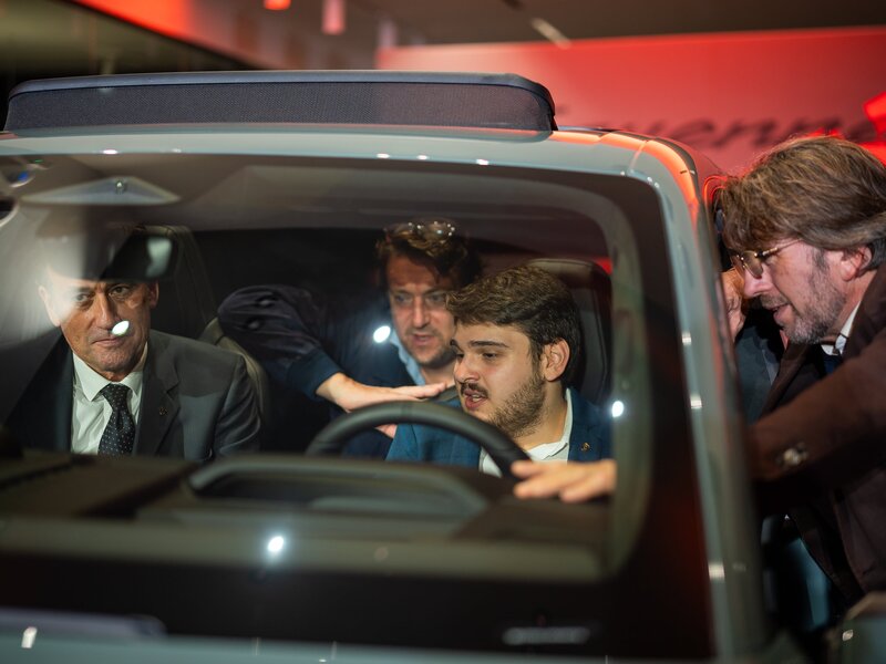 Exclusive Preview Cayenne Electric | Centro Porsche Roma Nord