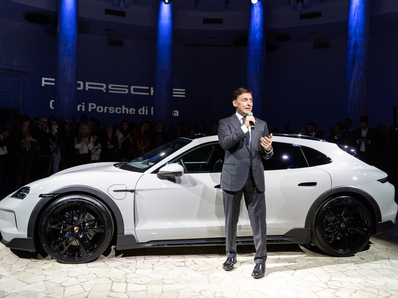 The New Taycan @Salone delle colonne